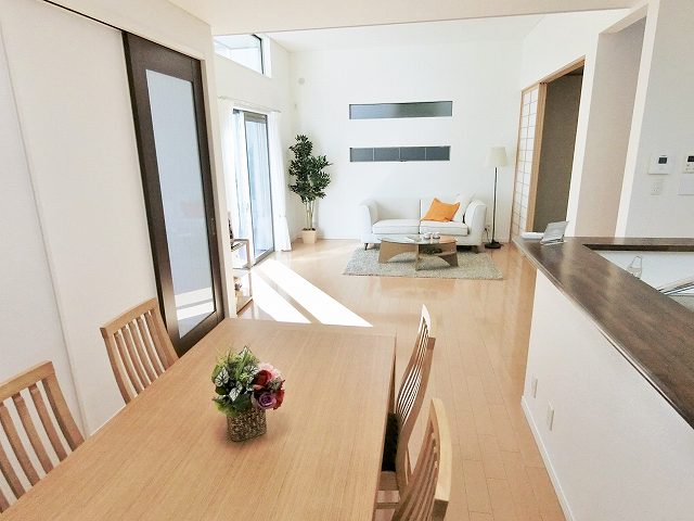 HPで探していた時の写真（部屋の内装など）が良かった。