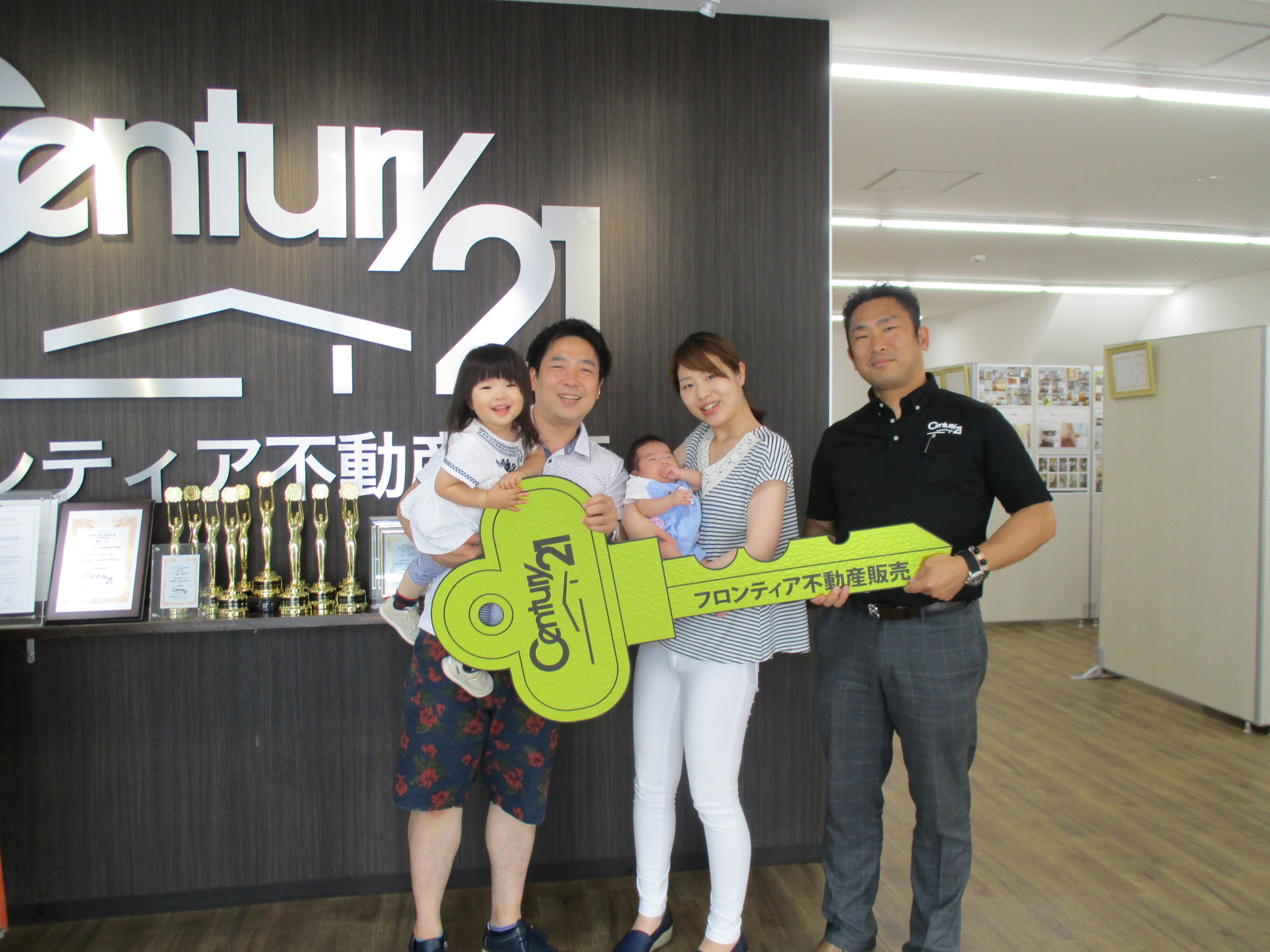 二人目の子供も生まれ、うえの子も幼稚園に行く年齢を前に一軒家に移ろうと思った。