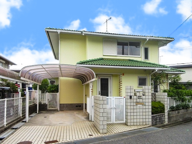 マンションの自宅から、駐車場まで遠く、ペット禁止のマンションだったため。