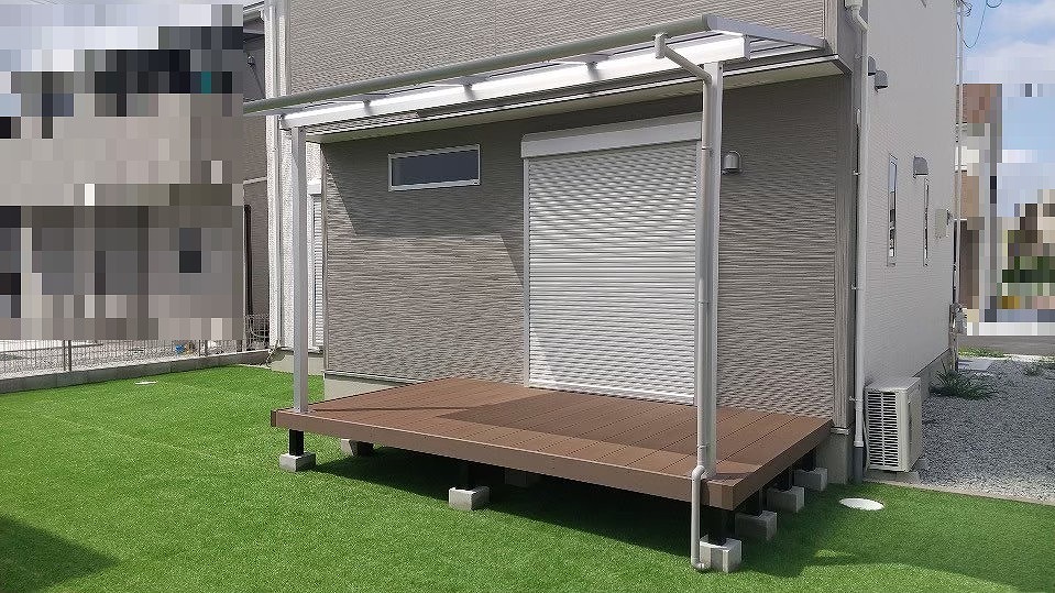 ウッドデッキ＋人工芝