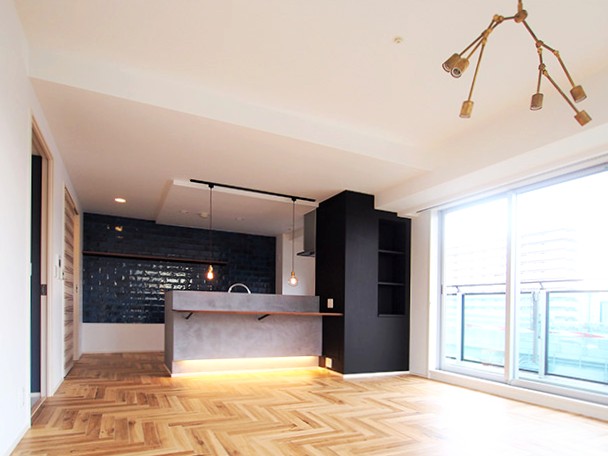 行きつけのBARをイメージしたリビングに