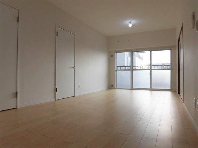 ２世帯で暮らす為。