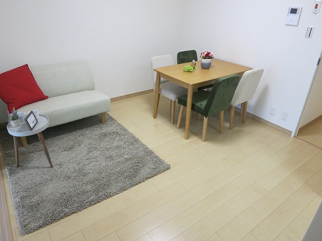 両親の引越しのため。