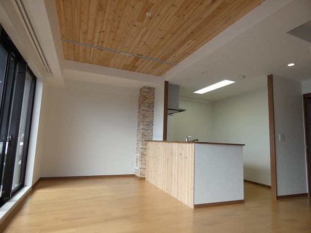 天井無垢板がオシャレですね！