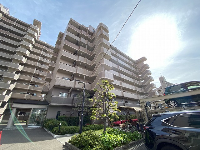 新築マンションに引っ越したため。