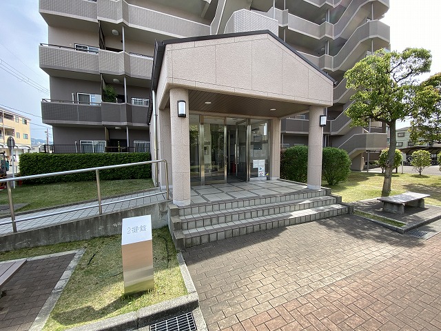 新築マンションに引っ越したため。