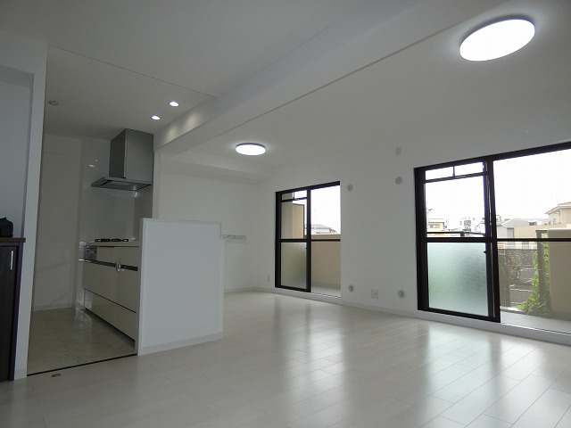 白を基調にシンプルデザイン！