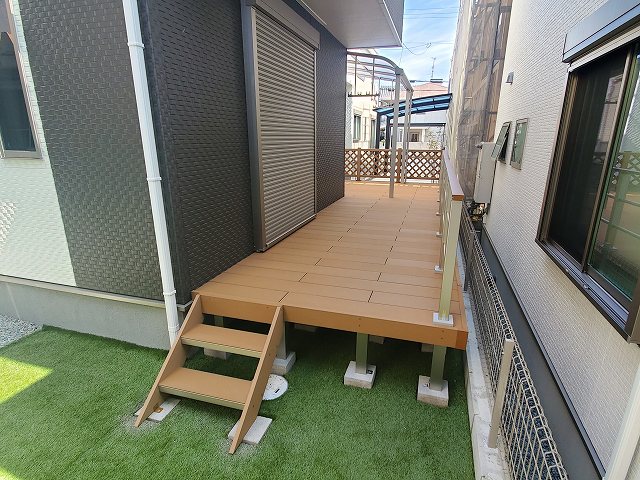 広々ウッドデッキで庭スペース活用