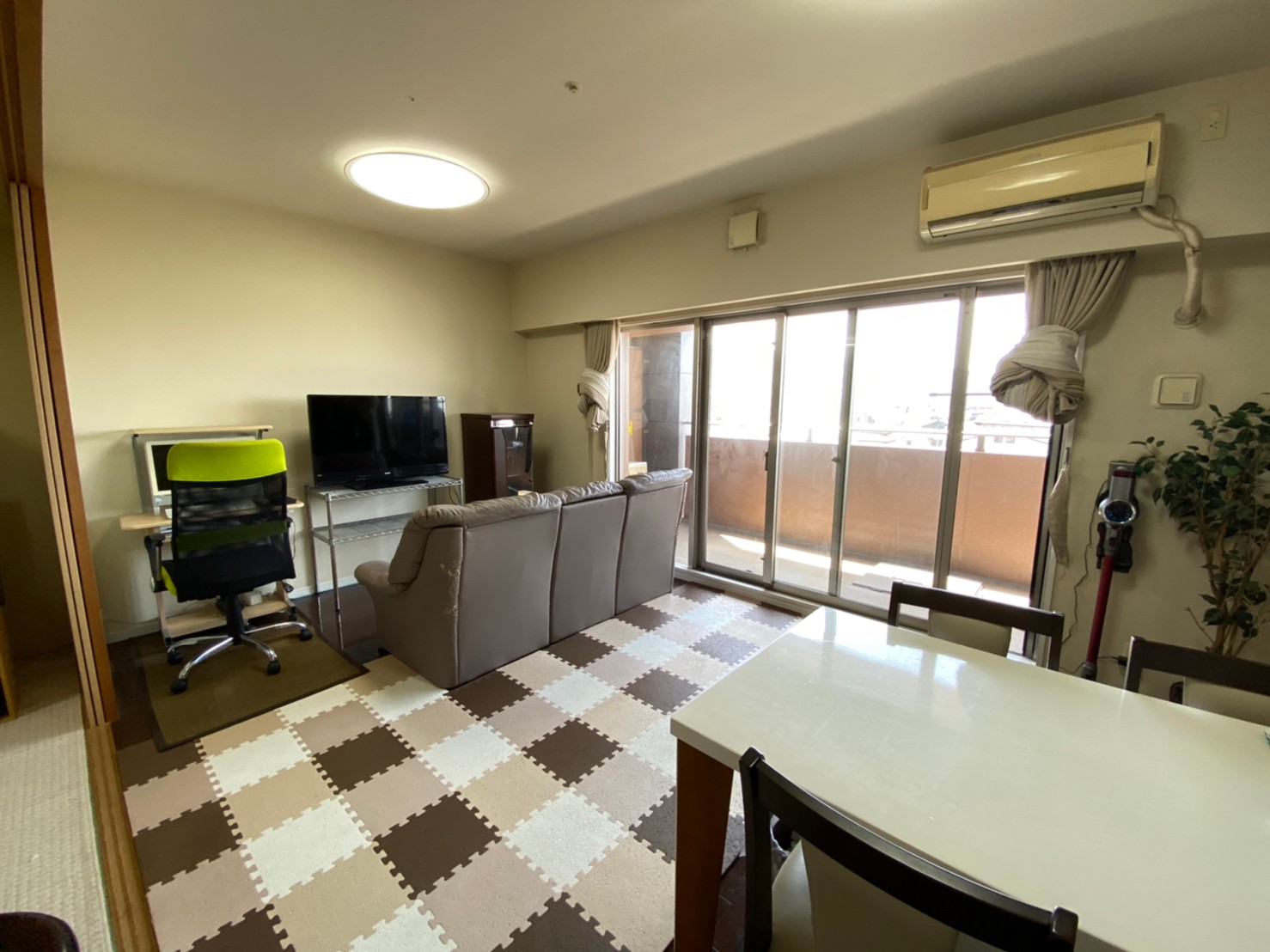 部屋を持て余していたため