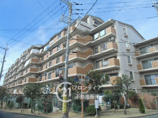 在宅勤務になり、家にワークスペースを作りたかった為。