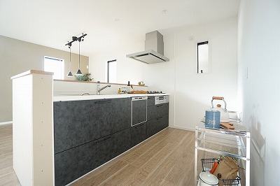 もう少し収納があり、大きな家への引越しのため