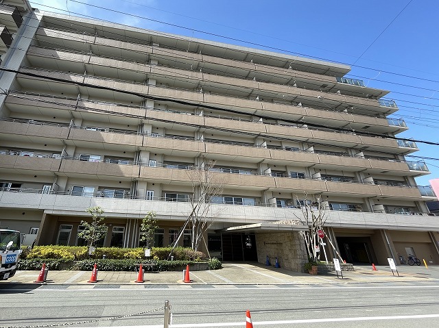 現在の賃貸での生活音が気になるためです。