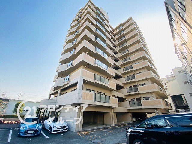 今住んでいる家が4人で住むには狭かったので