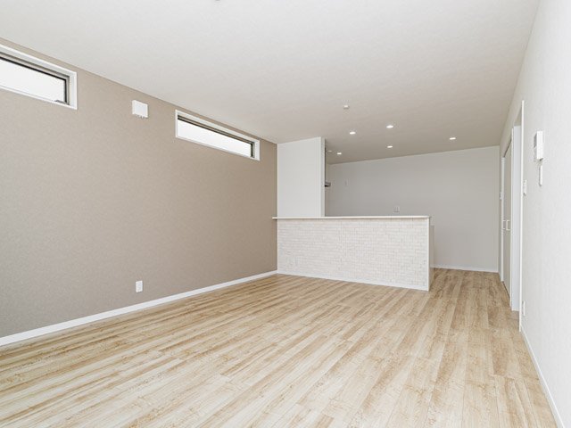 現在の部屋が狭くなってきたため