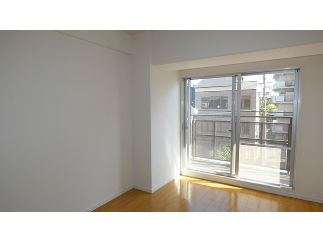 キッチンを広げ、使いやすいLDKに