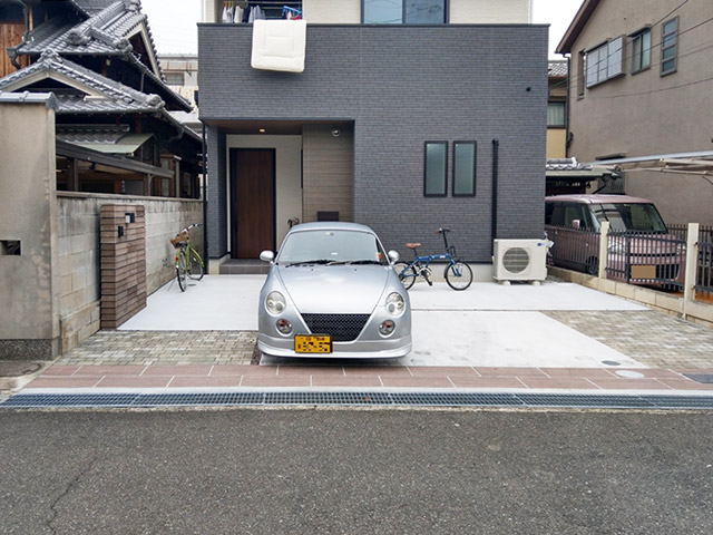 スタイリッシュな、多機能門柱