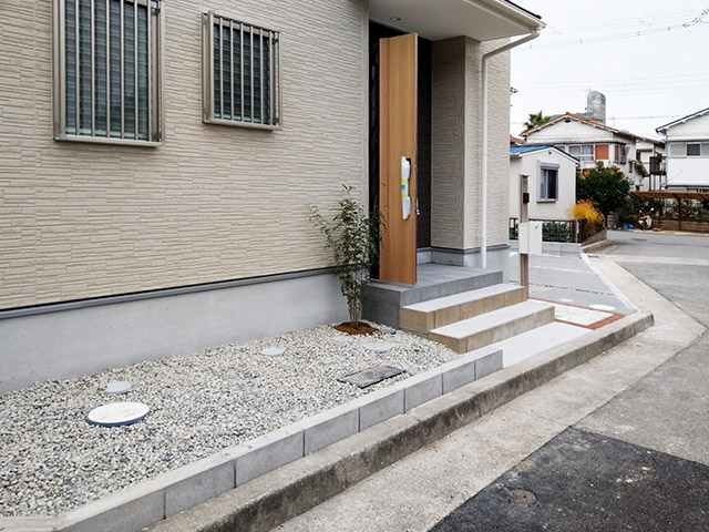 外構で建物のファサードにアクセント