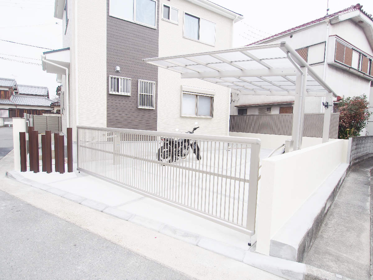 外構で建物のファサードにアクセント