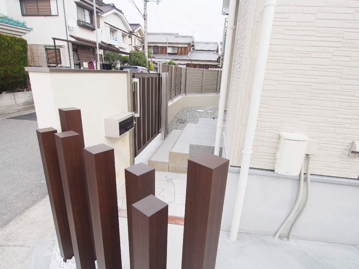 外構で建物のファサードにアクセント