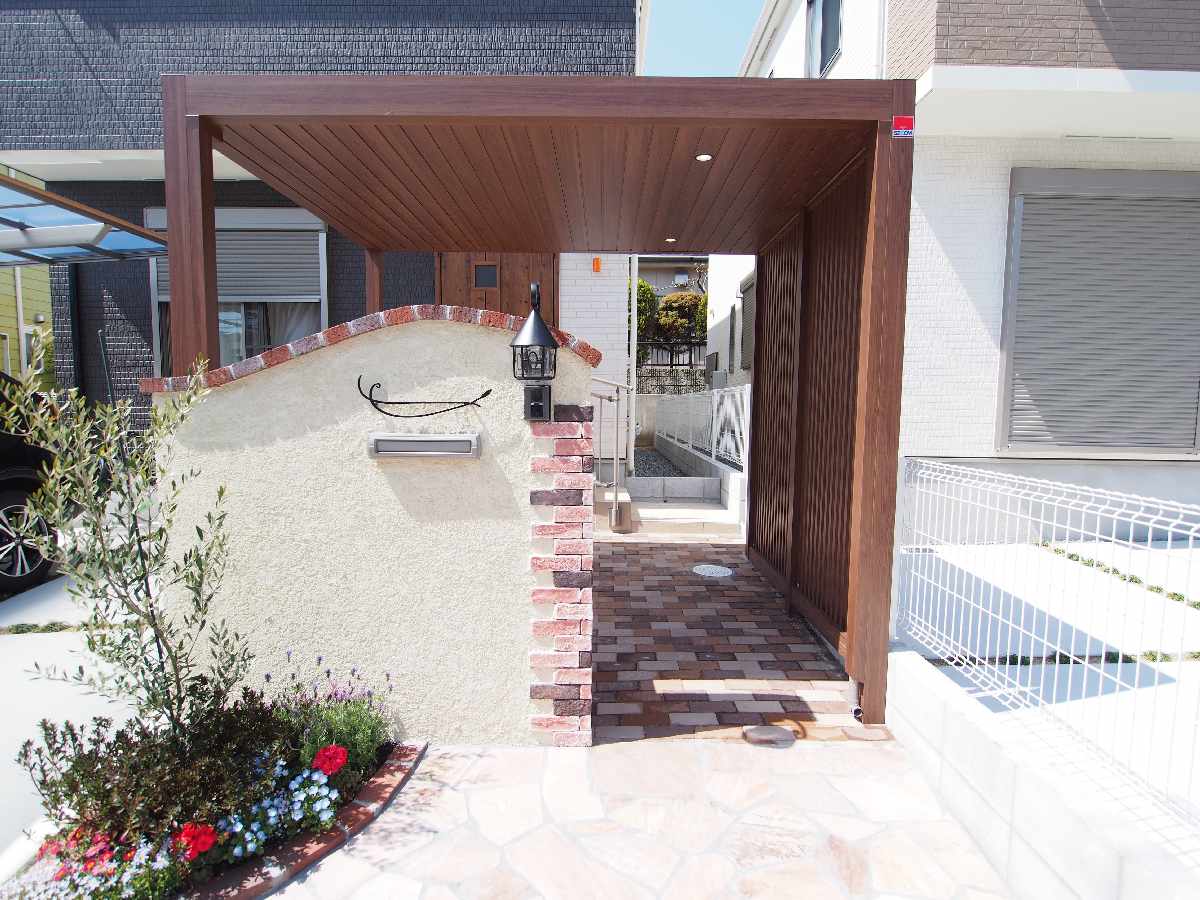 アーバンテイストで建物にアクセント