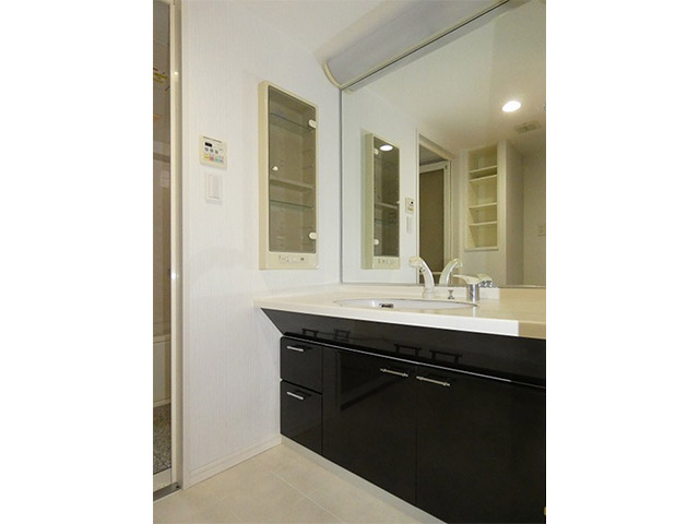 KOBESTYLEのキッチンをメインにアンティークな雰囲気に