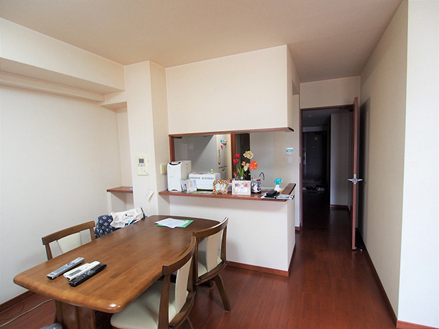 大型収納を有効活用して書斎へ