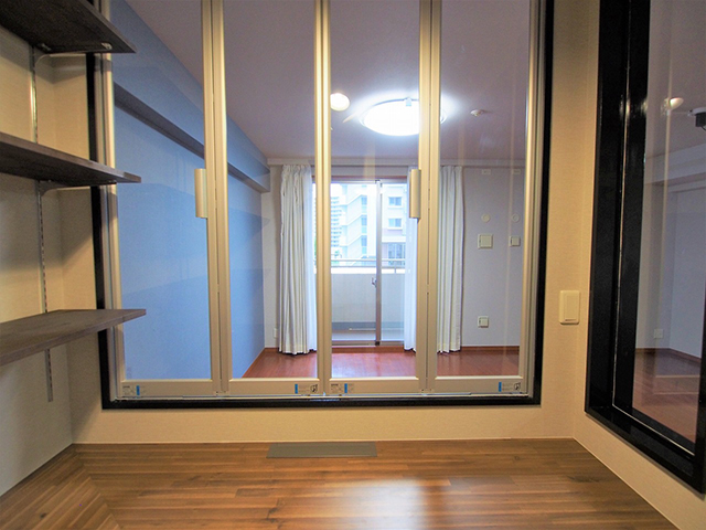 大型収納を有効活用して書斎へ